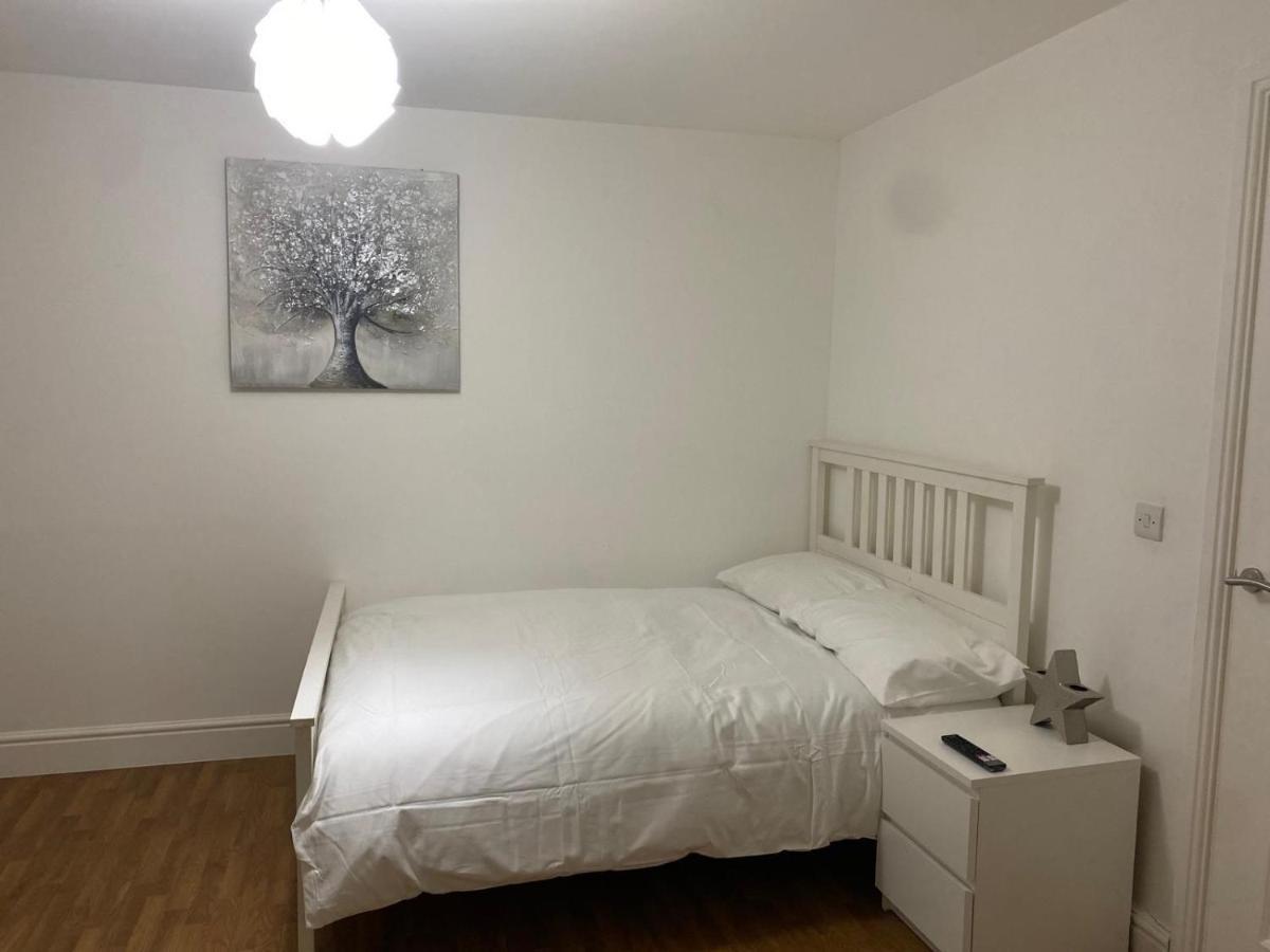 Streatham High Street Apartment London Exterior photo